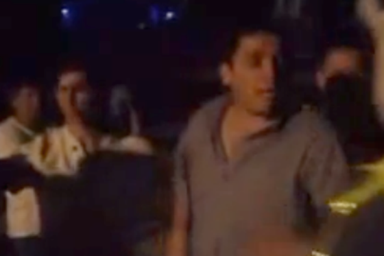 Nuevo escándalo por político que agrede a Policía