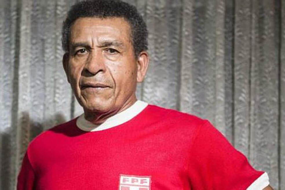 Héctor Chumpitaz, histórico del fútbol peruano, con COVID-19
