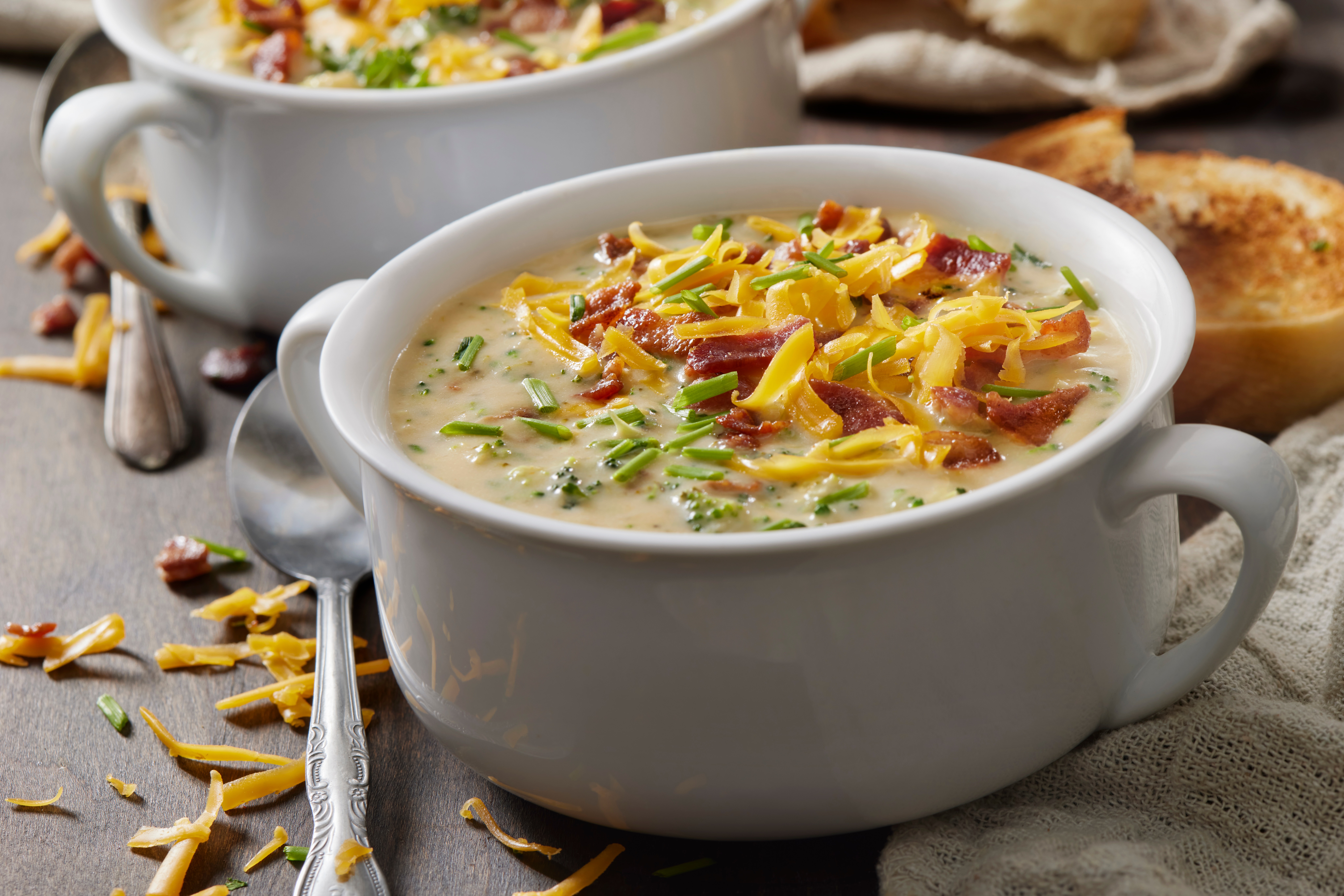Paso a paso para hacer sopa de brócoli y queso “cheddar”