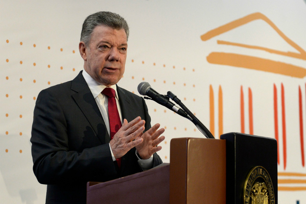 Colombia tiene una oposición visceral y destructiva: Santos