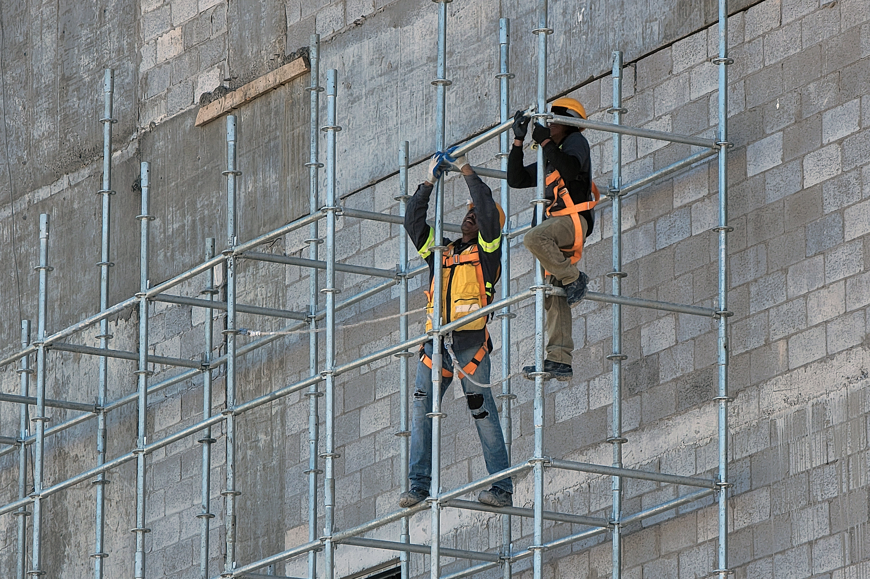Camacol alerta sobre crisis en la vivienda social y pérdida de empleos