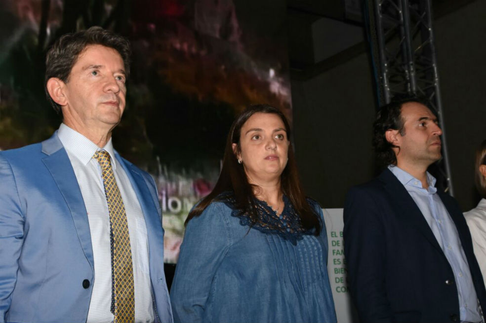 Con toque de queda buscan proteger a los niños en Antioquia