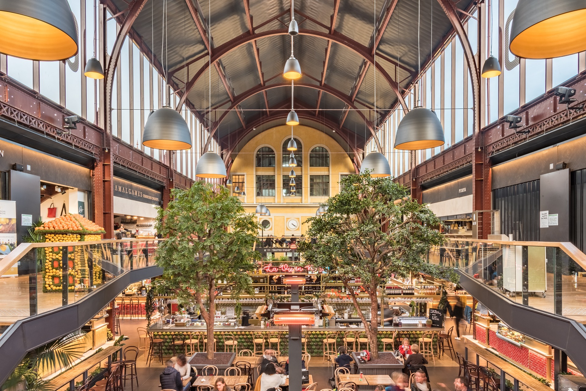 Mercados locales y tiendas vintage marcan la tendencia de viajes en 2025