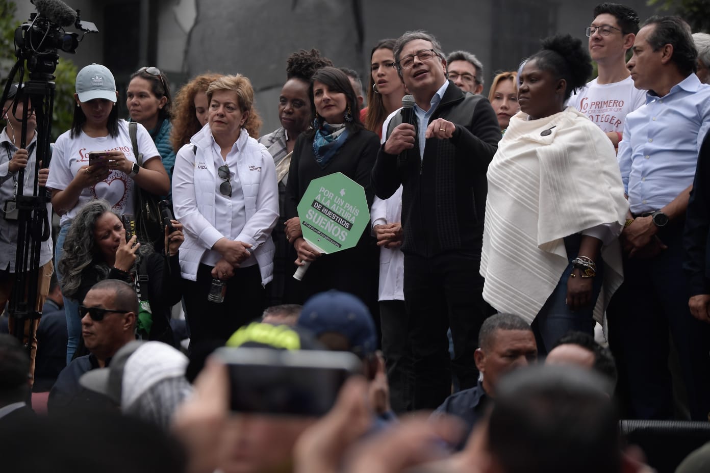 Petro anunció dos nuevas reformas: a los servicios públicos y la Ley 30 de educación