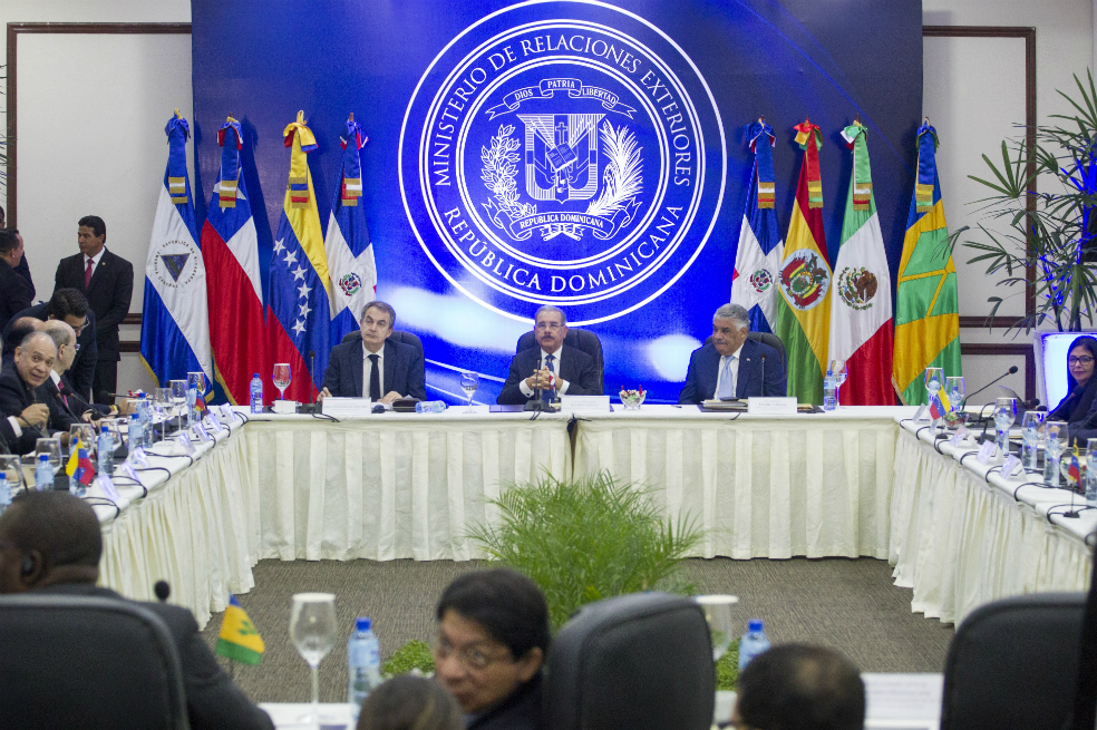Gobierno y oposición de Venezuela inician tercer día de negociaciones