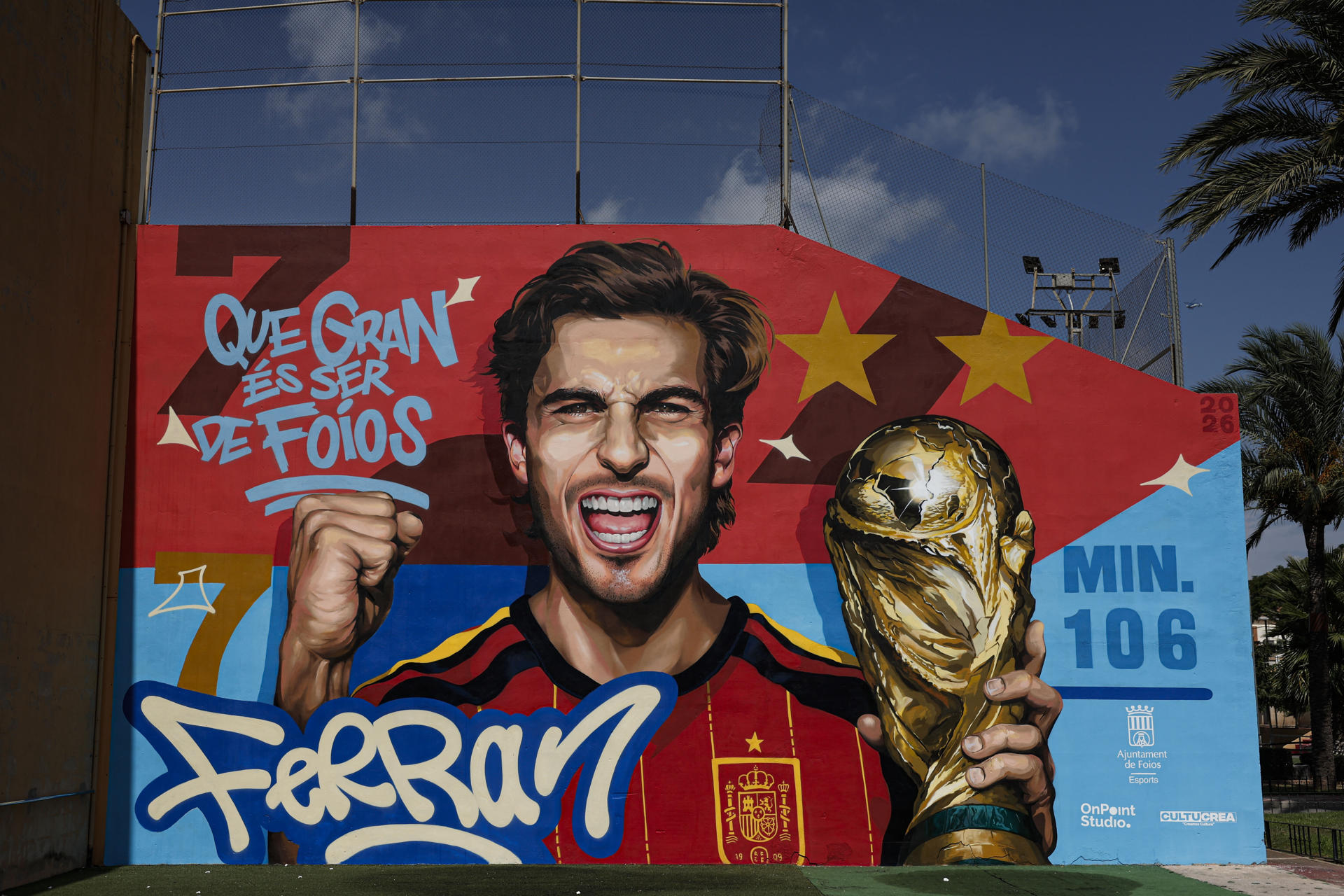 Ferran Torres fichó por el París Saint-Germain luego de hacer campeona del mundo a España
