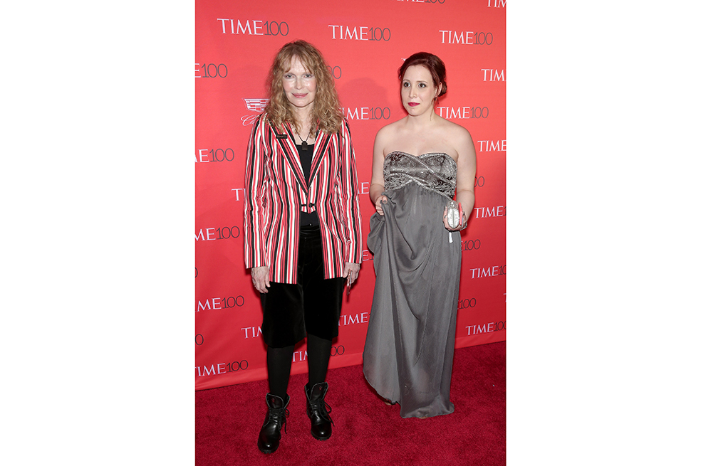 Dylan Farrow reitera que Woody Allen abusó de ella cuando tenía siete años