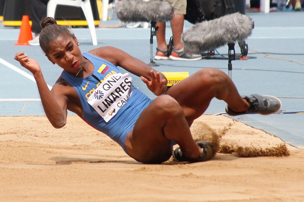 Natalia Linares se clasificó a la final del salto largo.