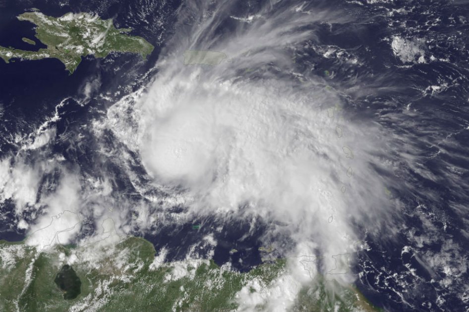 Huracán Matthew sube a categoría 3 mientras se acerca al caribe colombiano