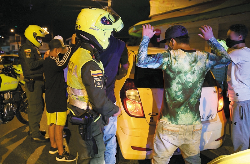 Las 7.701 fiestas que han violado la cuarentena en cuatro ciudades