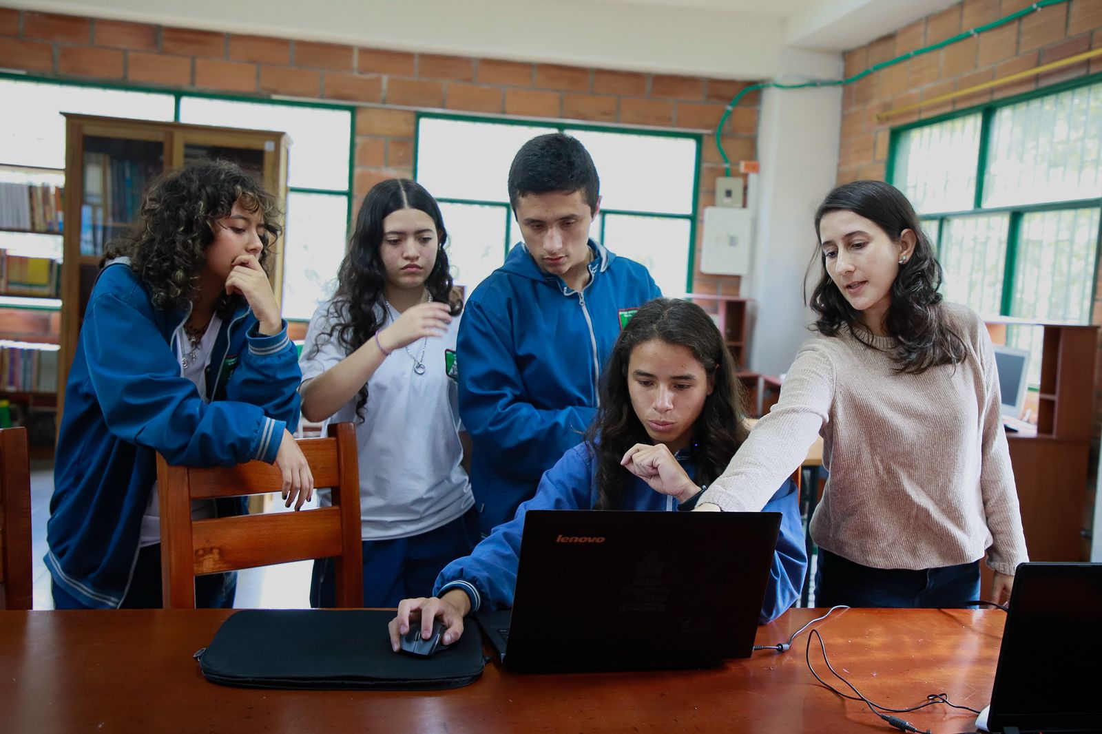 Estudiantes colombianos buscarán asteroides en programa de la NASA