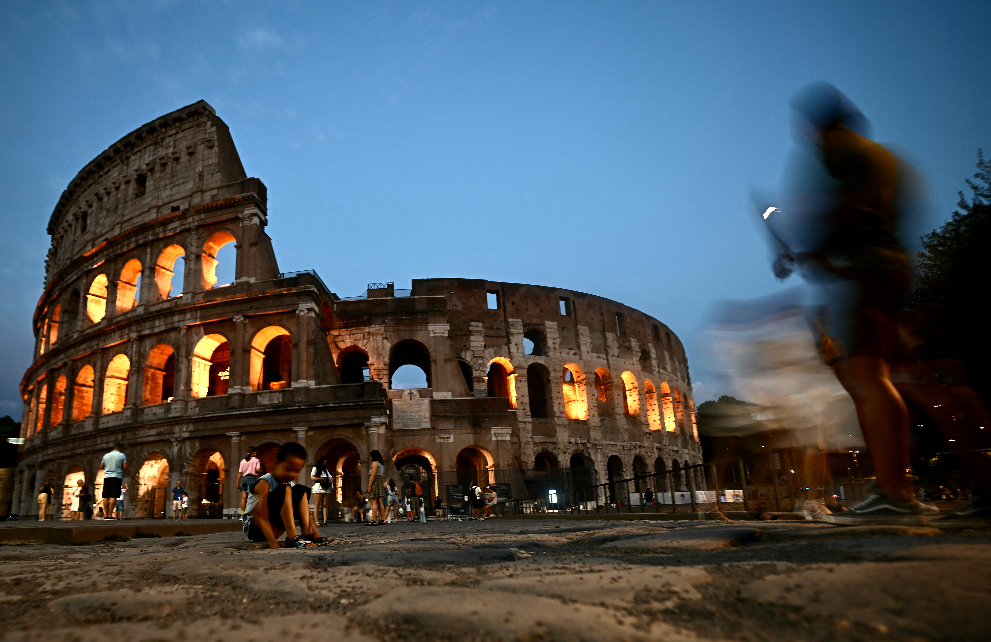 Así vencen el calor los turistas en Roma: bajo tierra, madrugando o saliendo tarde