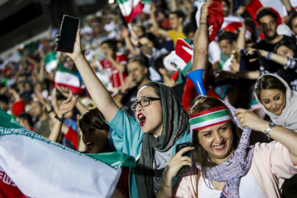 Irán las escuchó: mujeres entran a un estadio luego de 39 años