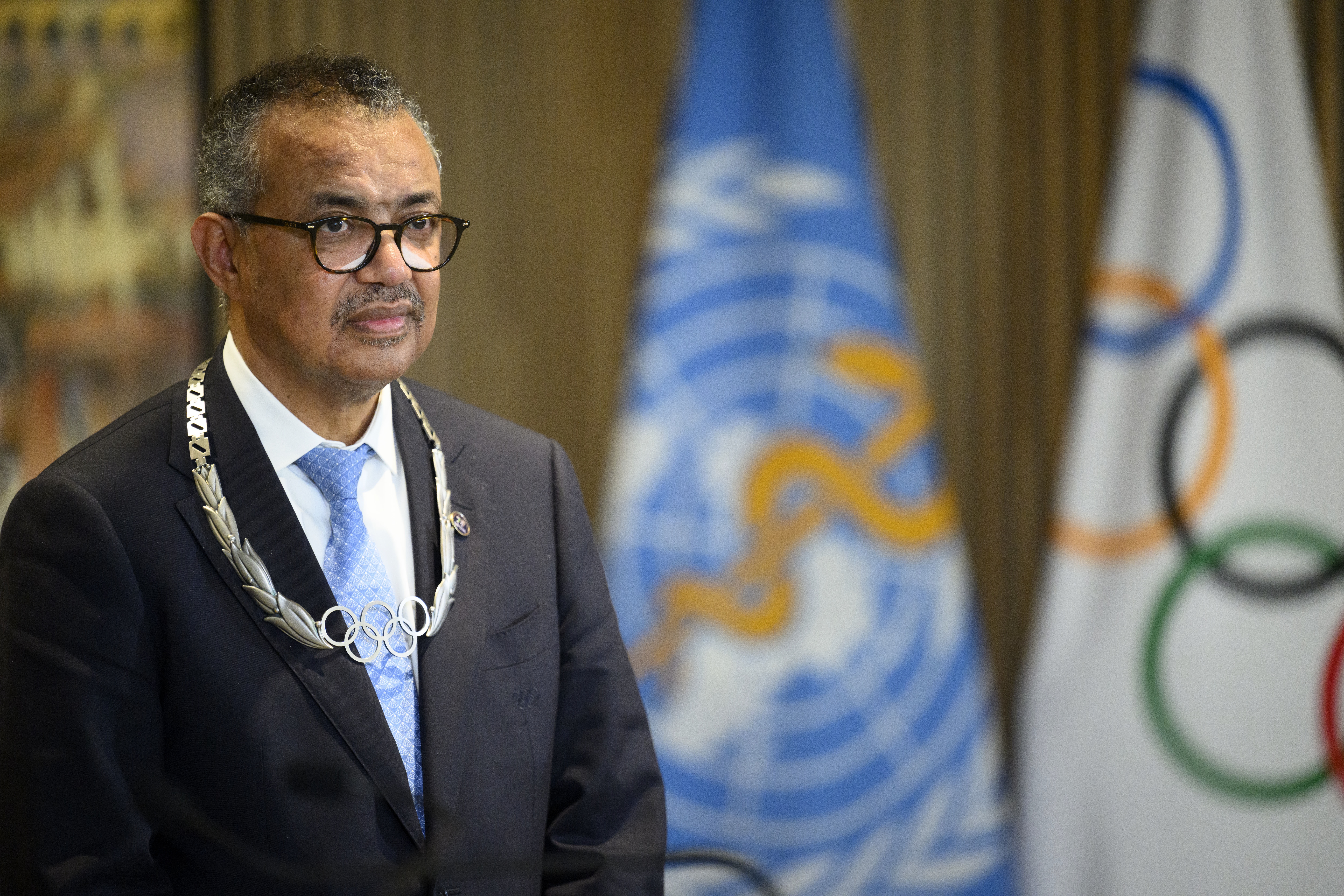 Lausanne (Switzerland), 20/06/2023.- World Health Organization (WHO) Director General Tedros Adhanom Ghebreyesus looks on during a handover ceremony of the Olympic Order and the Olympic Cup at the Olympic House, in Lausanne, Switzerland, 20 June 2023. The International Olympic Committee (IOC) awarded the Olympic Order to Tedros Adhanom Ghebreyesus and the Olympic Cup to the World Health Organization. (Suiza, Estados Unidos) EFE/EPA/LAURENT GILLIERON