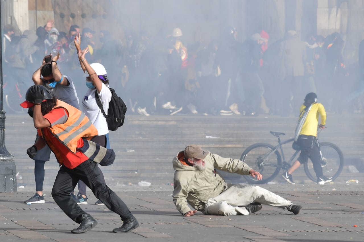 En fotos: paro nacional del “21S” culminó con enfrentamientos y actos vandálicos en Bogotá