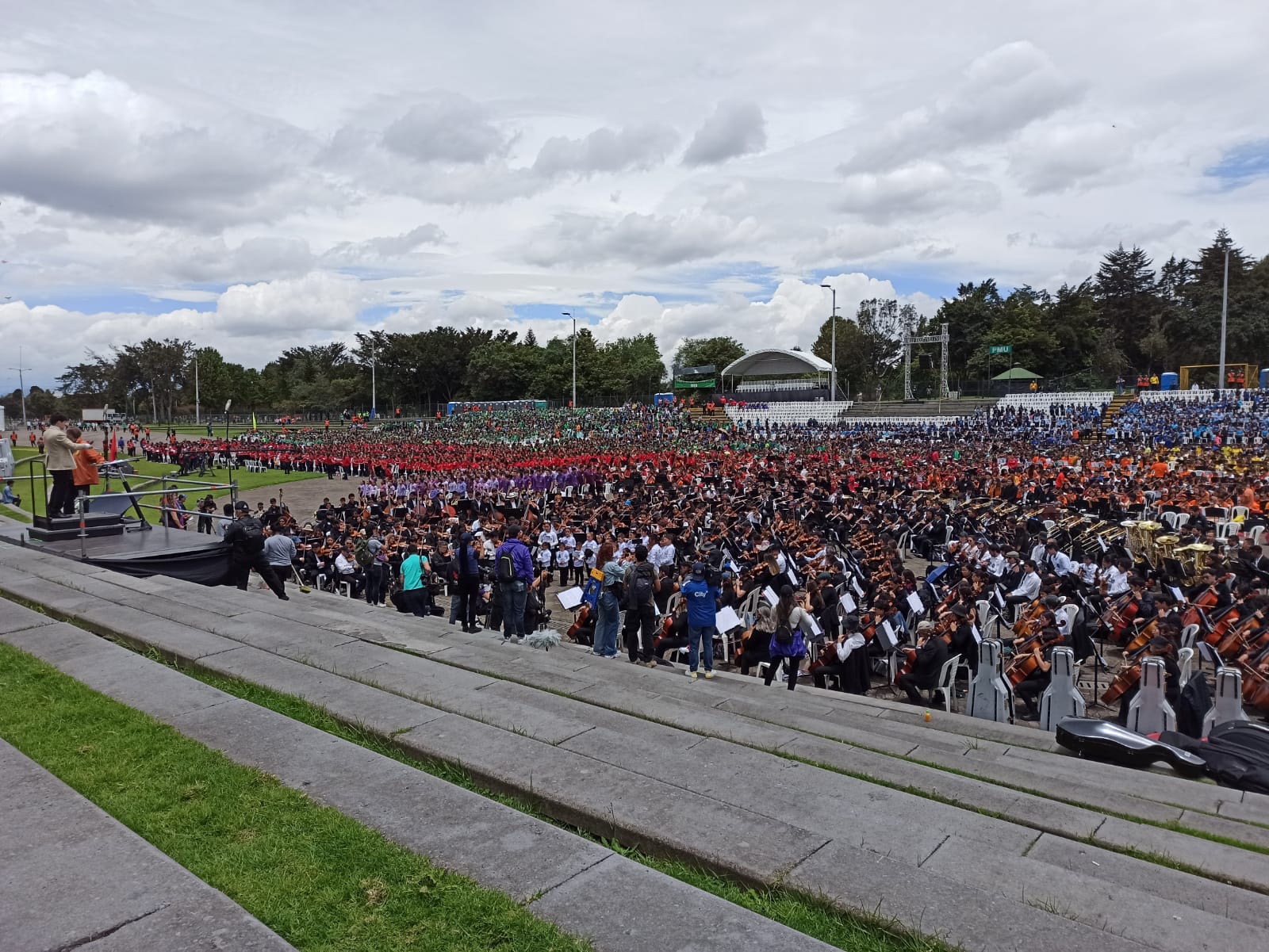 “El concierto más grande del mundo” buscaba honrar la verdad y la memoria y marcar el inicio de la campaña #BogotáPorlaVerdad.