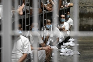 Los venezolanos deportados a El Salvador fueron liberados tras acuerdo con EE. UU.