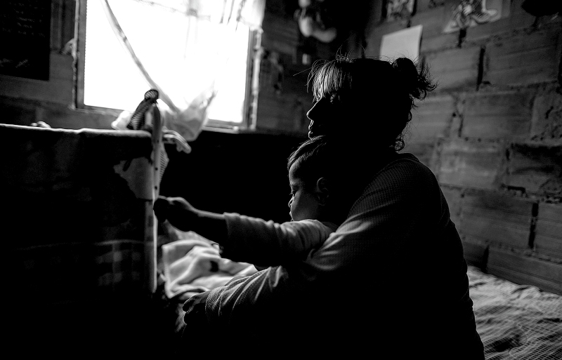 Pobres, desplazadas y en prostitución: de la violencia de la guerra a la explotación sexual