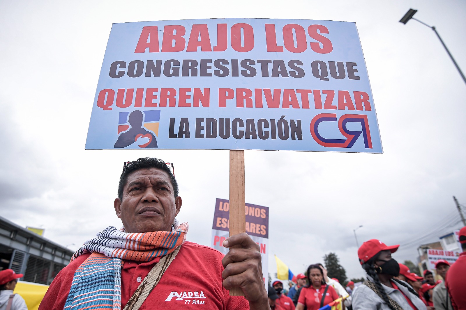 El principal sindicato de maestros asegura que se siente defraudado por el acuerdo al que llegó el Ministerio de Educación con la oposición para sacar adelante la ley.