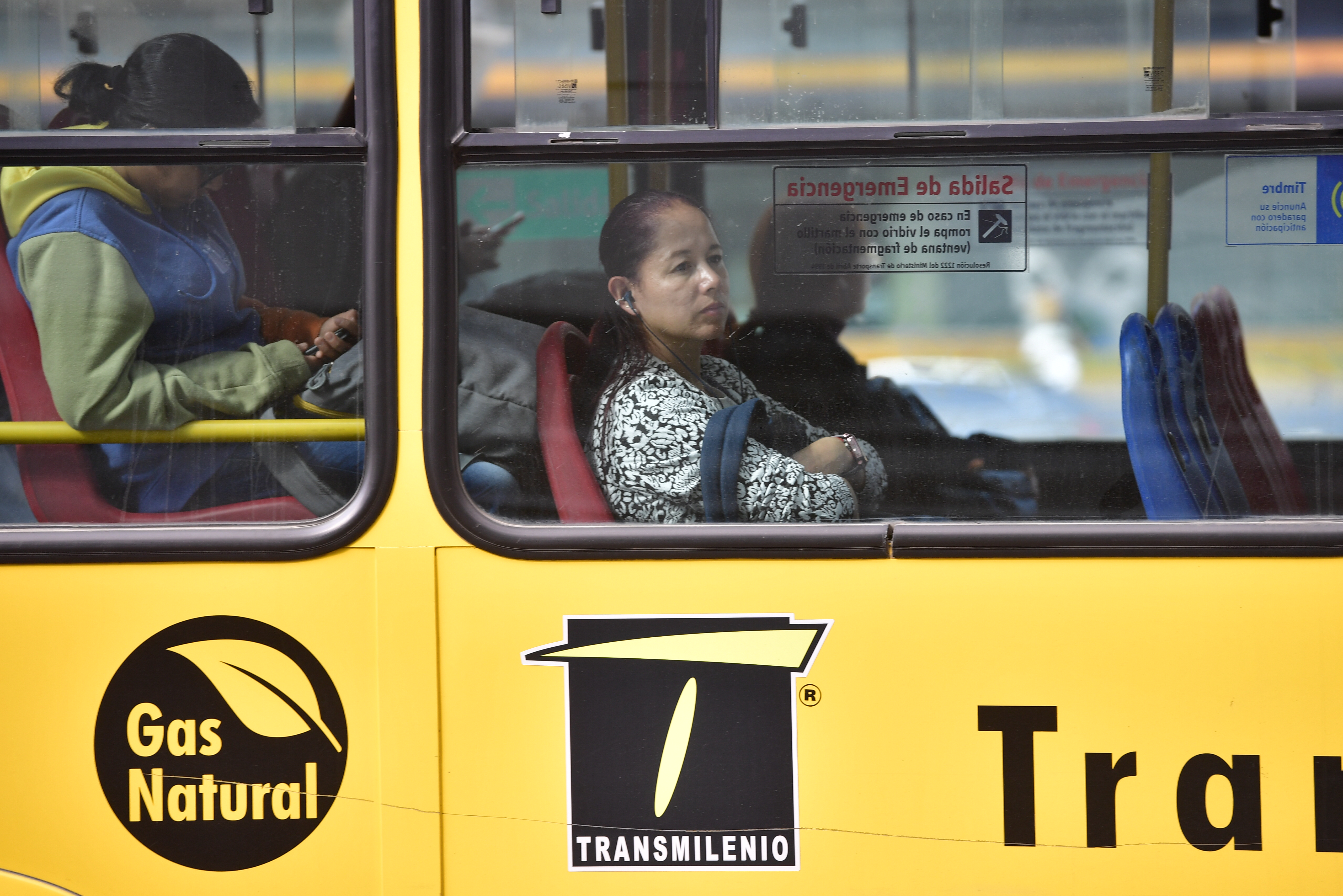 Trancones y alto flujo vehicular en la ciudad de Bogotá