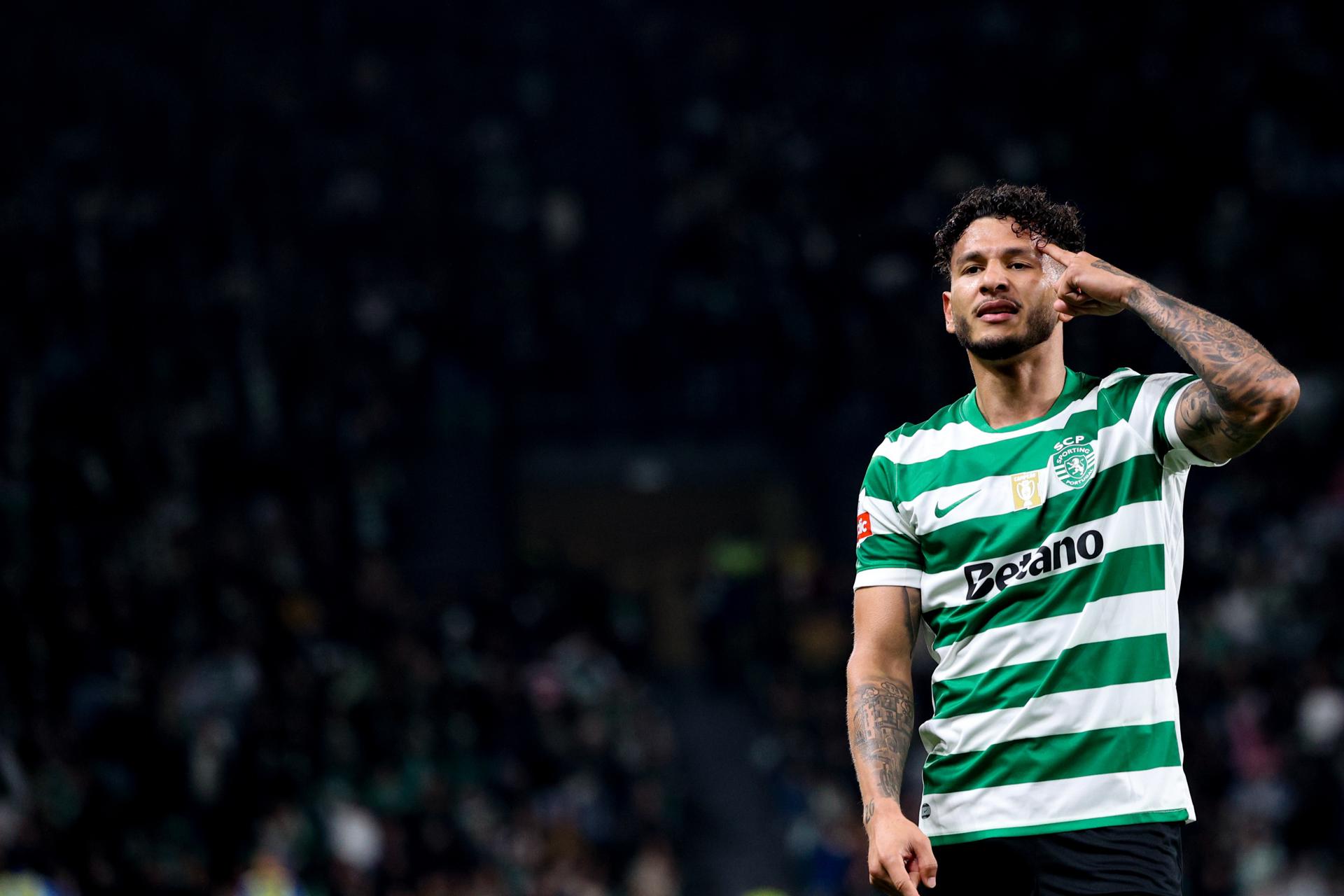 Lisbon (Portugal), 28/12/2025.- Sporting player Luis Suarez celebrates after scoring a goal against Rio Ave during the Portuguese First League soccer match between Sporting CP and Rio Ave in Lisbon, Portugal, 28 December 2025. (Lisboa) EFE/EPA/TIAGO PETINGA
