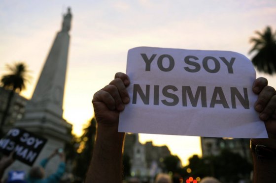 Madre de fiscal argentino Nisman duda suicidio de su hijo