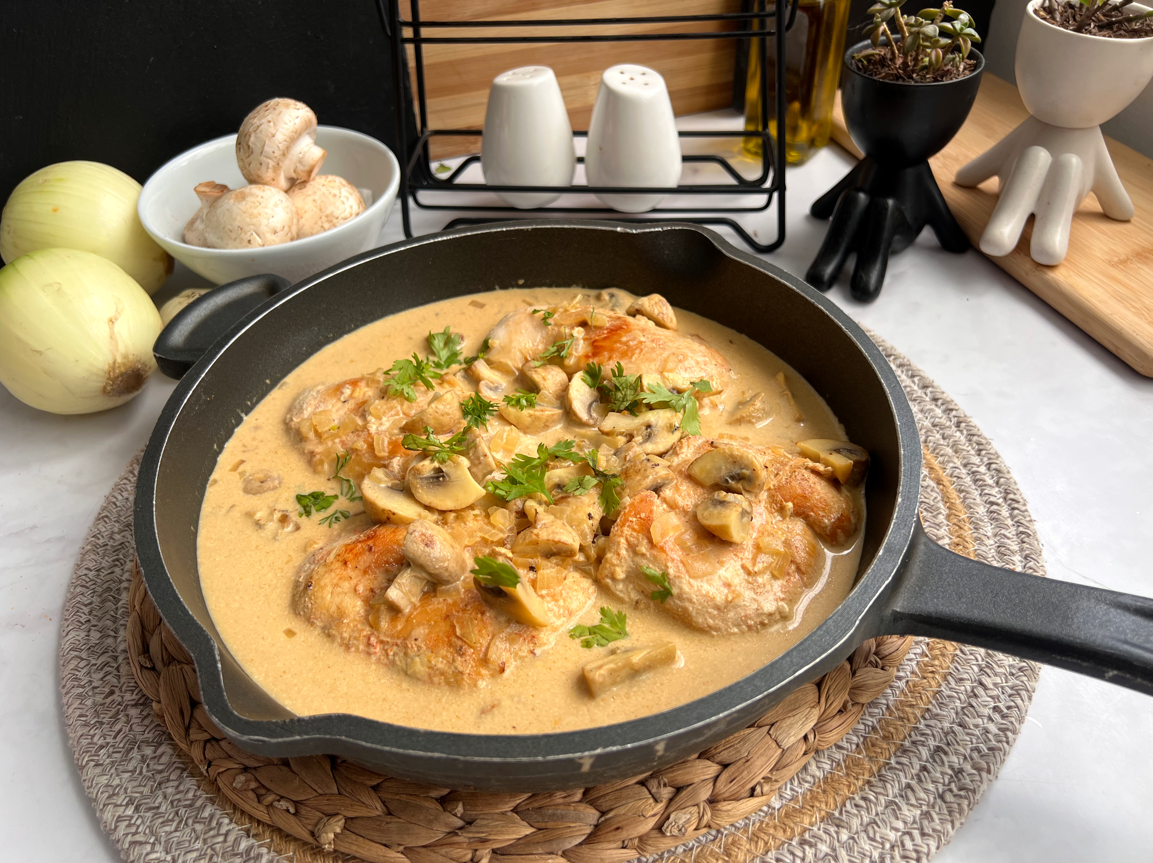 Pollo stroganoff