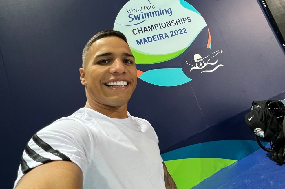 Carlos Daniel Serrano, elegido mejor nadador del mundo en 2022