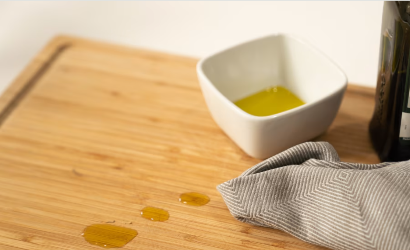 Cómo eliminar fácilmente las manchas de aceite de las superficies