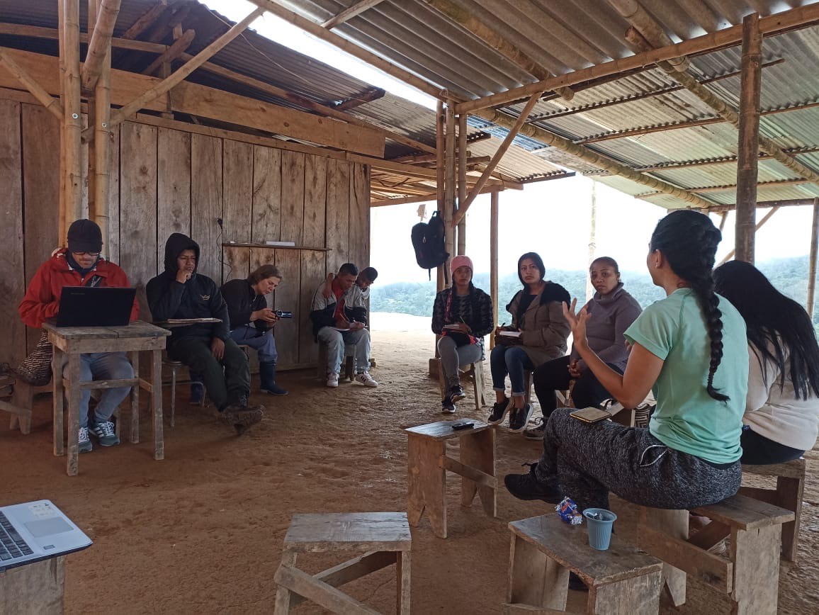 Comunidad con profesores en Caldono, Cauca