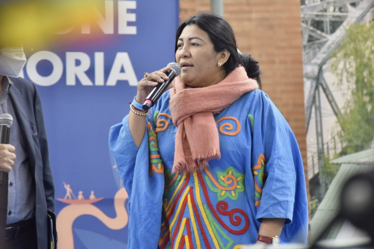 Débora Barros, sobreviviente de la masacre de Bahía Portete habló de la resistencia de las mujeres wayuu en el conflicto.