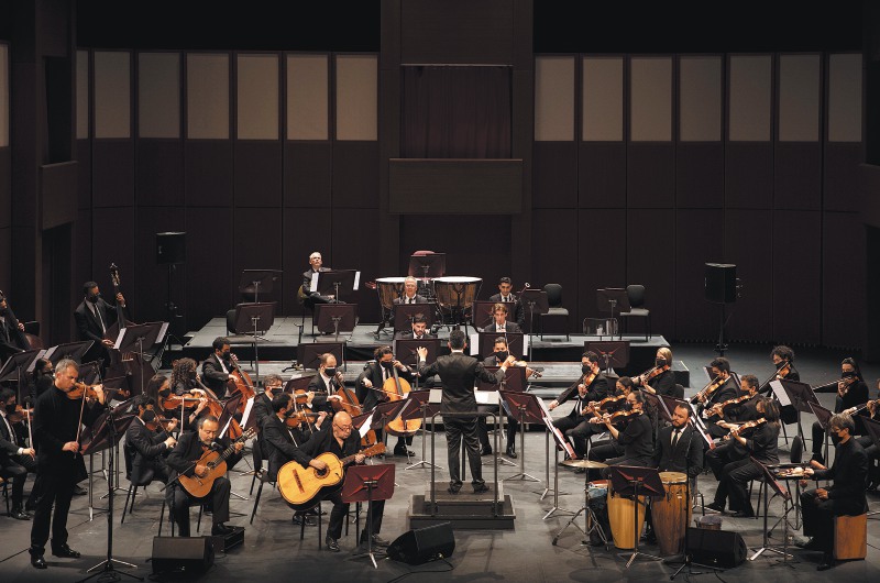 Un río en la noche en el Teatro Colón