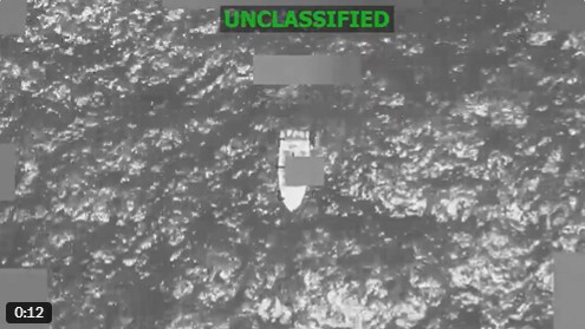 EE. UU. sigue bombardeando supuestas “narcolanchas” en desafío del derecho internacional