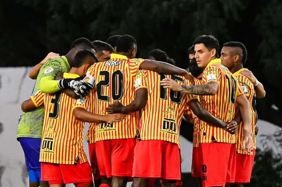 Jugadores del Deportivo Pereira, uno de los equipos tradicionales del fútbol profesional colombiano.