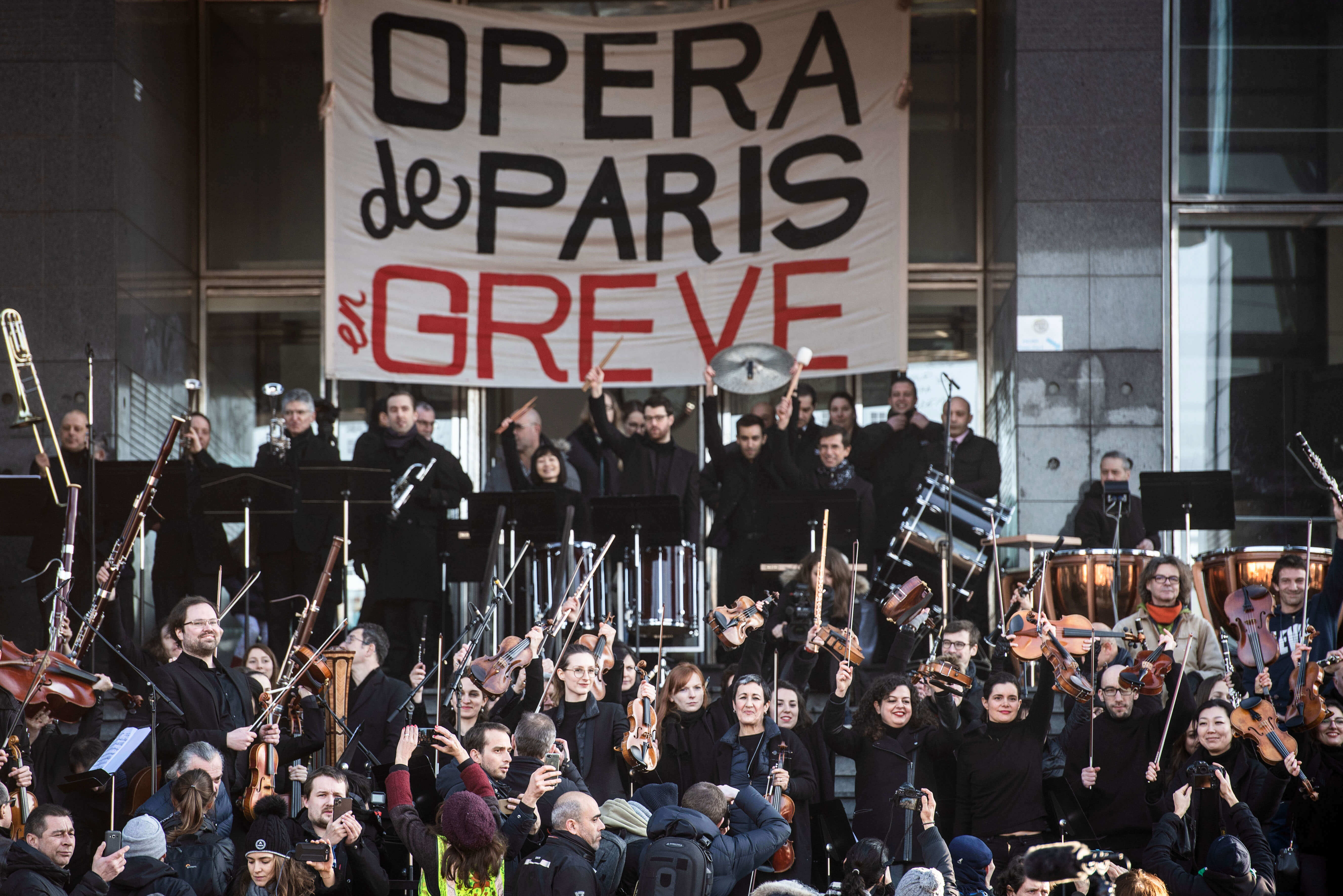La Ópera de París reabre tras una huelga histórica