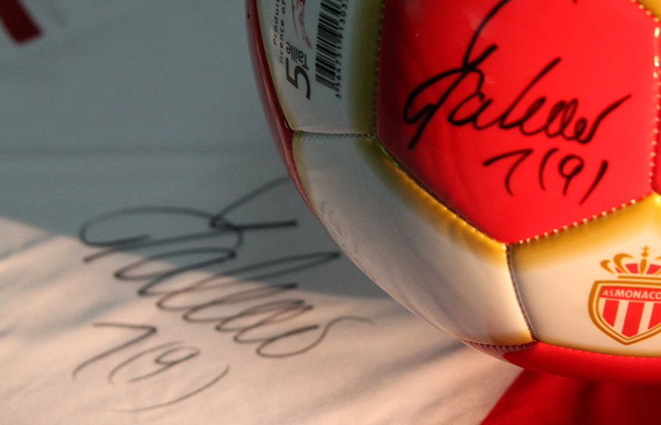 Balon y camisa, CROMOS y Falcao te premian