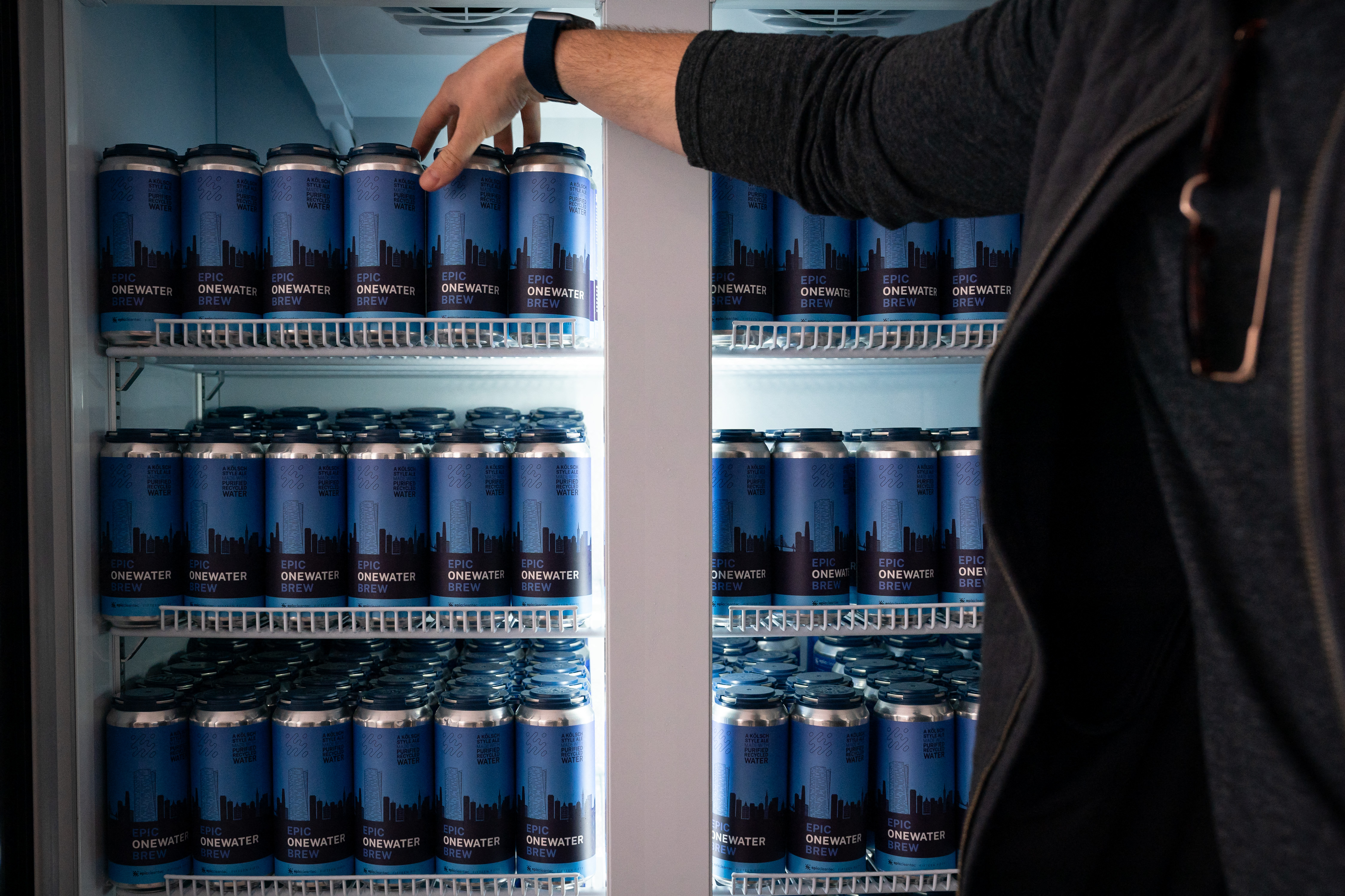 Una cerveza con agua reciclada busca sofocar la sequía en EE. UU.