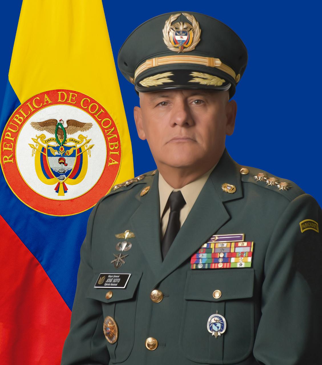El general lleva más de tres décadas en la institución castrense.
