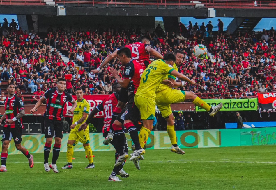 Golazos y polémica en el clásico del oriente: Cúcuta y Bucaramanga empataron 2-2 en liga