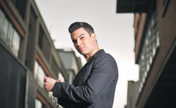 Amigo de Pipe Bueno murió en hotel de Cali cuando se encontraba con el cantante