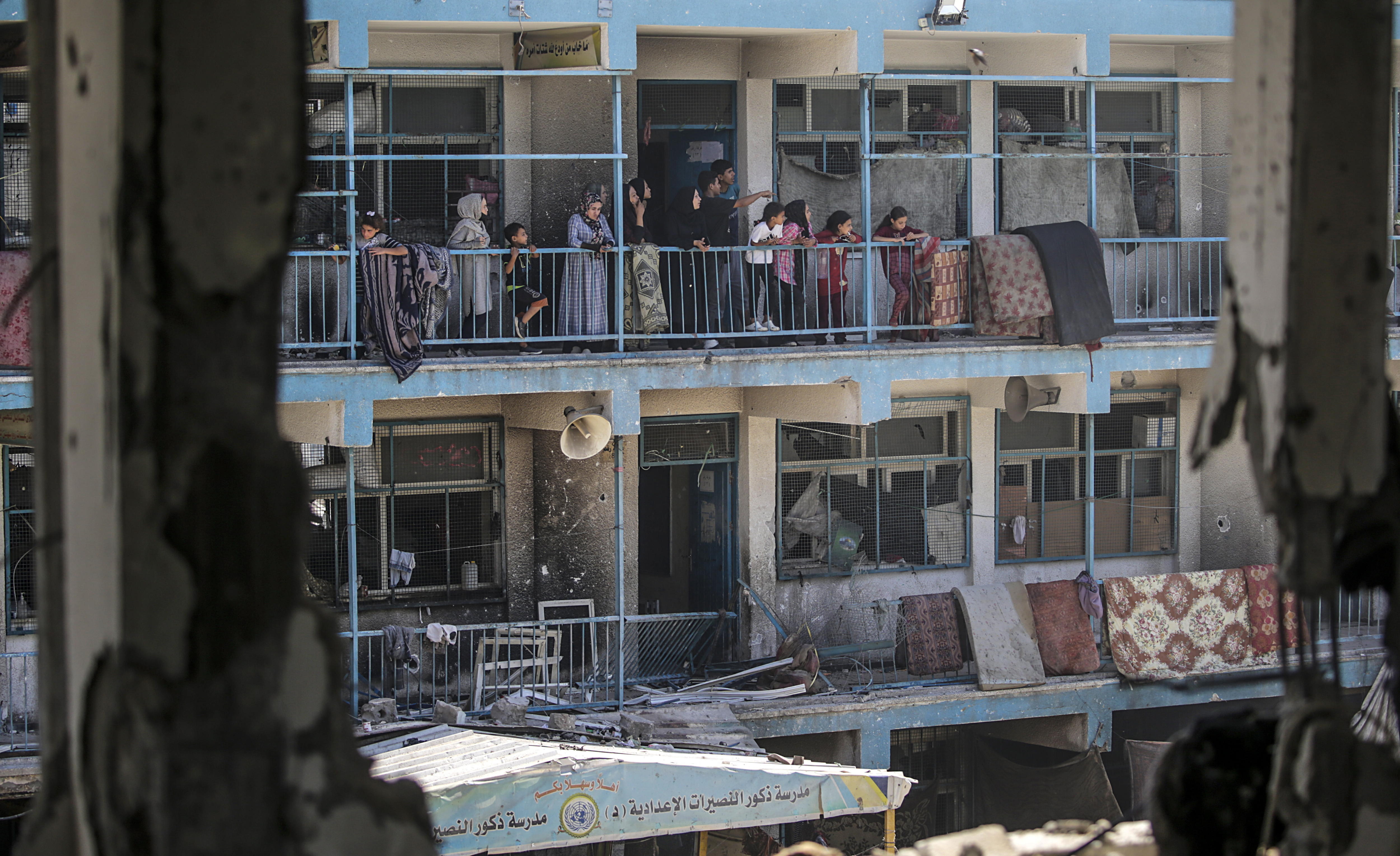 Un ataque israelí en una escuela de la UNRWA en Gaza dejó al menos 37 muertos