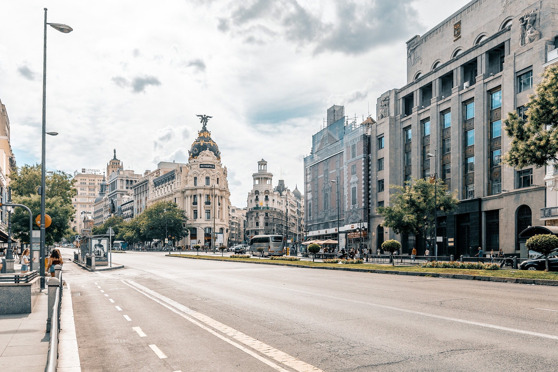 Banco de España mejora a 6,2 % su previsión de crecimiento para 2021