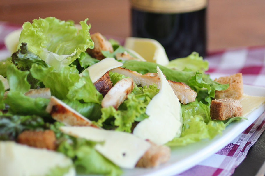 Receta de ensalada césar: clásica y deliciosa con este paso a paso