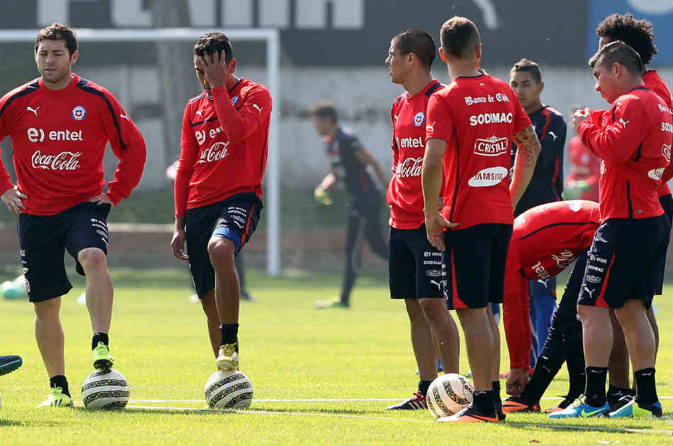 Marcelo Díaz, volante de selección chilena, trabajó aparte en primer entrenamiento