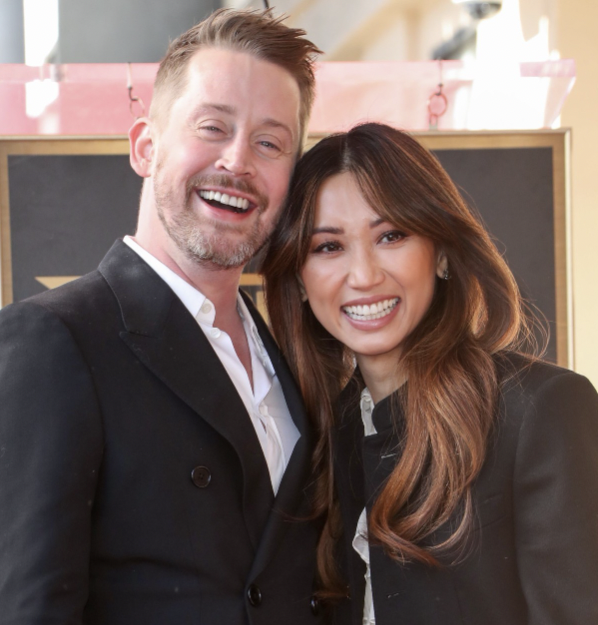 La pareja en la ceremonia de homenaje al actor tras su estrella en Hollywood Boulevard