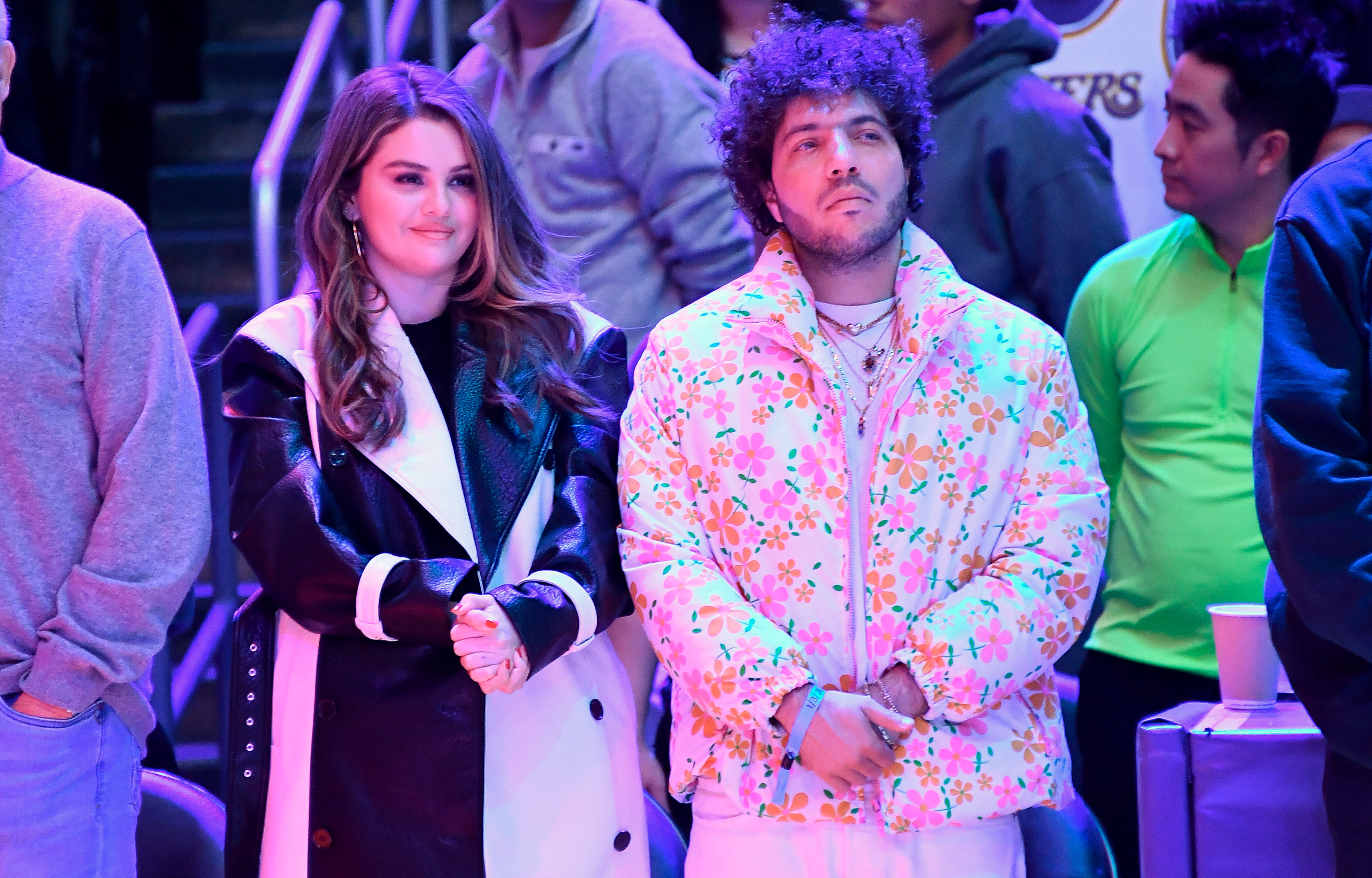La increíble fortuna de Selena Gómez y su novio Benny Blanco. Son multimillonarios