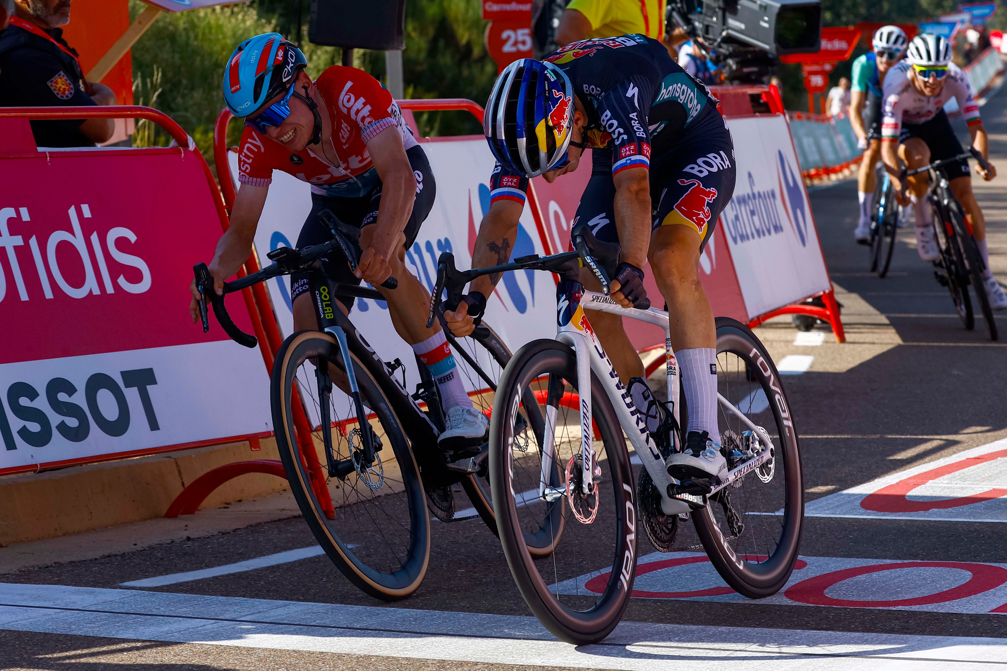 Primoz Roglic protagonizó un final de infarto y ganó la cuarta etapa de la Vuelta