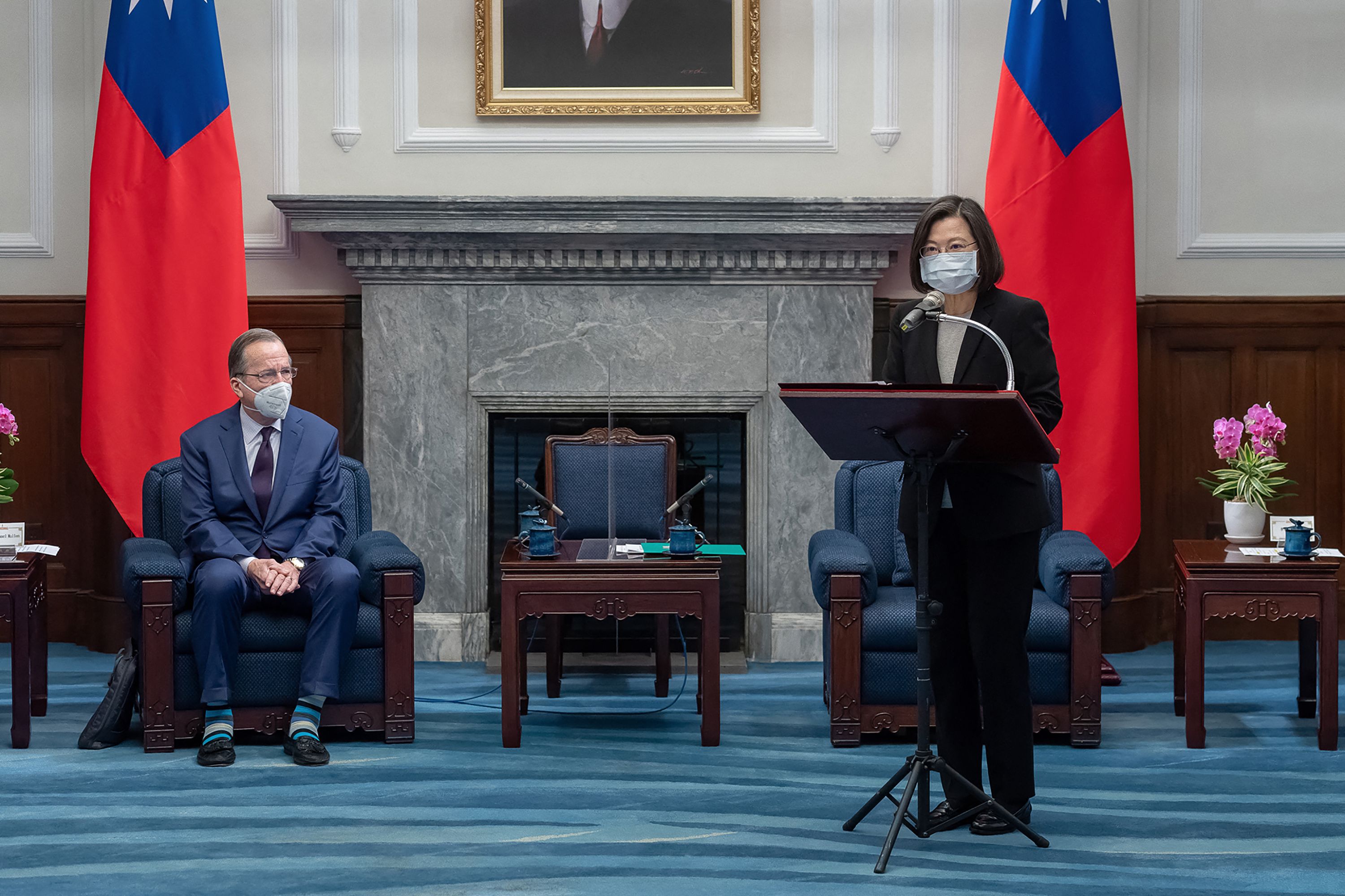 Mientras continúa la guerra en Ucrania, Taiwán piensa extender el servicio militar