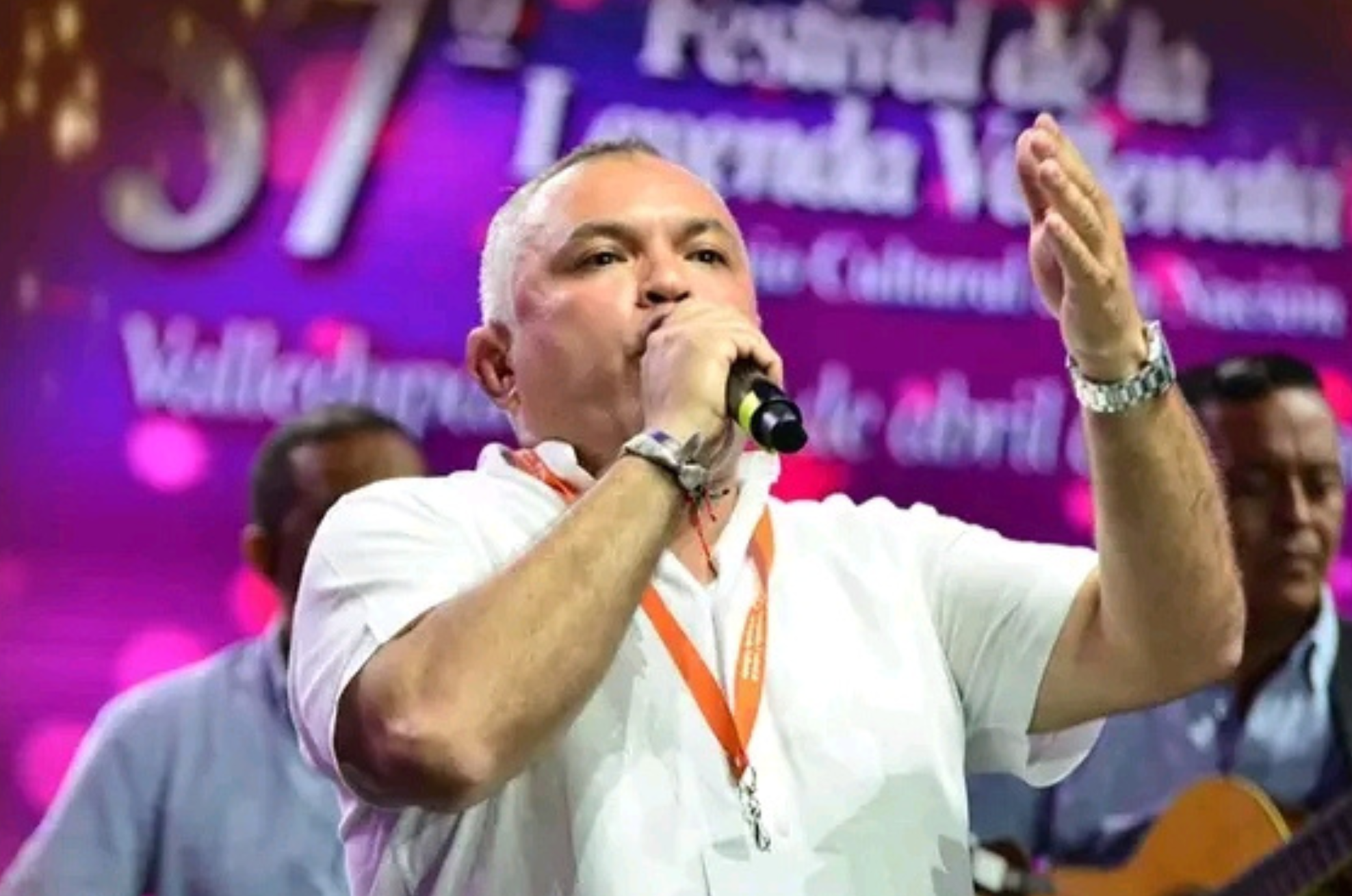 Las canciones y los acordeoneros dijeron: ¡presente!