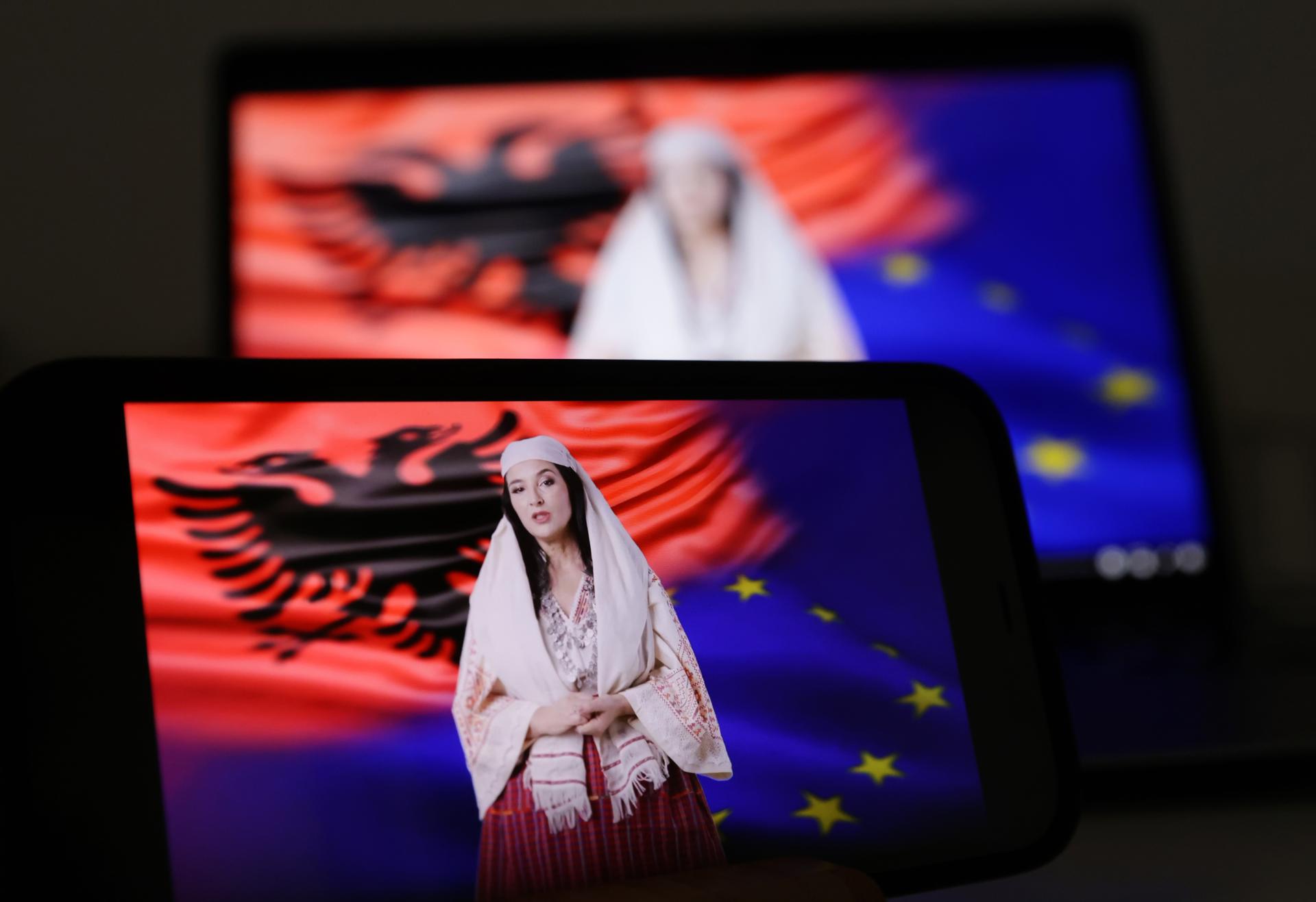 Albania dice que su ministra hecha con IA se “embarazó” y tiene 83 hijos digitales